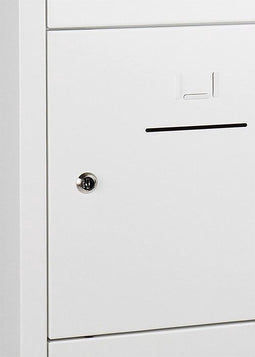 Lockerkast SHC met 15 deuren voorzien van brievensleuf in wit met cilinderslot