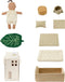 Lorena Canals Mini Ammi set - Tapijt, poef, opbergmand, bed, beddengoed en pop - Beige/Groen
