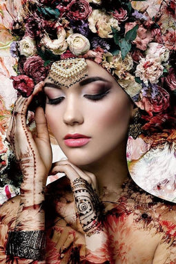 Glasschilderij vrouw met bloemen - Glasschilderij vrouw - 120x80 cm