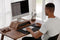 Oakywood Monitor Stand - Massief Walnoot - Echt Hout Beeldschermverhoger iMac Standaard - Ergonomisch en Stijlvol