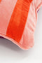 In The Mood Collection Clair - Sierkussen - Zachte stof met verticale strepen - Roze Rood (1 stuk)
