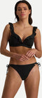 Beachlife Black Embroidery - Bikinitop met voorgevormde cups en beugel - Ruffles - Zwart