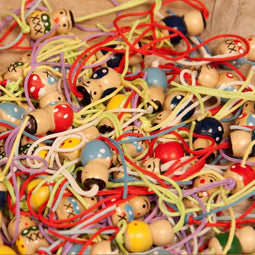 Gelukspoppetjes - Houten geluksbrengers - Assorti kleuren (100 stuks)