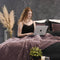 Melli Mello Luxe Plaid 130x170cm - Oud Roze - Luxe Fleecedeken: Plaid voor Stijlvolle Decoratie- Flanel Fleece Plaid voor Bank, Bed en Decoratie - Extra Zacht en Comfortabel - A Kind Of Magic