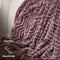 Melli Mello Luxe Plaid 130x170cm - Oud Roze - Luxe Fleecedeken: Plaid voor Stijlvolle Decoratie- Flanel Fleece Plaid voor Bank, Bed en Decoratie - Extra Zacht en Comfortabel - A Kind Of Magic