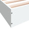 vidaXL - Bedframe - bewerkt - hout - wit - 140x200 - cm