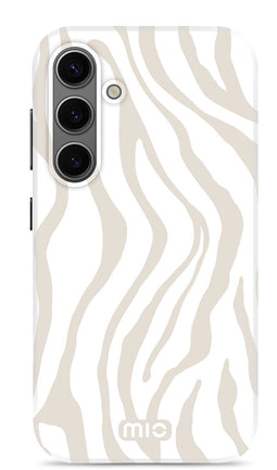 Mio by Mobilize Hoesje geschikt voor Samsung Galaxy S24 MagSafe Telefoonhoesje Hardcase | Mio by Mobilize Backcover | Geschikt voor MagSafe | Geschikt voor Draadloos Opladen met Magnetische Ring | MagSafe Case - Sandy Zebra | Wit