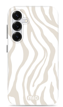 Mio by Mobilize Hoesje geschikt voor Samsung Galaxy S25 MagSafe Telefoonhoesje Hardcase | Mio by Mobilize Backcover | Geschikt voor MagSafe | Geschikt voor Draadloos Opladen met Magnetische Ring | MagSafe Case - Sandy Zebra | Wit