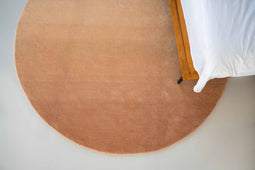 MOMO Rugs Designer Elvire Gradient Dot Amber 200 rond