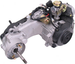 Motorblok compleet China scooter GY6 10 inch wiel met Lange achteras inclusief Carburateur