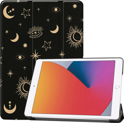 imoshion Tablet Hoes Geschikt voor iPad 8 10.2 (2020) 8e generatie / iPad 7 10.2 (2019) 7e generatie / iPad 9 10.2 (2021) 9e generatie - imoshion Design Trifold Bookcase - Meerkleurig /Stars Sky