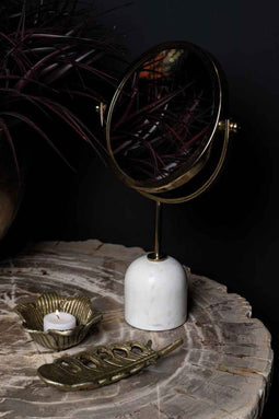 PTMD Janna Brass ijzeren spiegel op marmeren voet rond