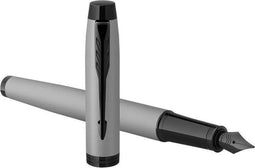 Parker IM vulpen | Matgrijs met zwart detail | Fijne punt met blauw inktpatroon | Geschenkdoos