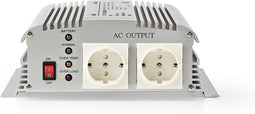 Nedis Inverter Gemodificeerde Sinusgolf - Ingangsvoltage: 24 V DC - Apparaat stroomoutput: 2 - 230 V AC 50 Hz - 1000 W - Piekvermogen: 2400 W - Type stopcontact: F (CEE 7/3) - Accuklemmen - Zilver