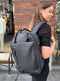 New Rebels Unisex Harper Miami Rugzak - 9L waterdichte rugzak met dubbele sluiting - 13 inch laptopvak - Waterafstotende ritssluiting - Gewatteerde riemen, ideaal voor werk & school - Antraciet