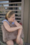 Nikki Amsterdam | The.Pillow | Taupe | Bruin | Duurzaam | Draadloos | 60 x 45 x 18cm | Infrarood | Warmtekussen | In en Outdoor | Loungekussen | incl 16.000 mAh Powerbank | Gebruiksduur: tot 14 uur