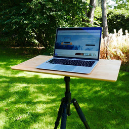 NOT A DESK Bamboe tripod bureau L - compact bureau - in hoogte en helling verstelbaar - mobiel zit sta bureau - draagbaar kantoor - multifunctioneel