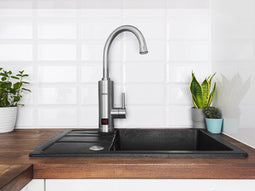 Noveen - Elektrische Doorstroomboiler – Doorstroomverwarmer – Met Luxe RVS Kraan – Verwarmt tot 60 Graden - Elektrisch Verwarmde Kraan – IWH850 Inox