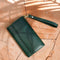 Selencia Hoesje Geschikt voor iPhone 11 Hoesje Met Pasjeshouder - Selencia Eny Uitneembare Vegan Lederen Clutch - Groen