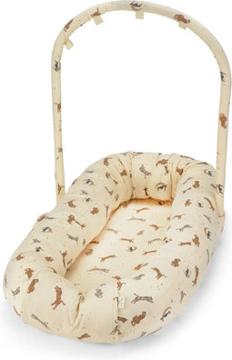 Konges Sløjd Babynest met boog voor speeltjes - Roar