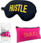 SMUG Slaapmasker met Roze Oordopjes en Opbergzakje - 100% Verduisterend - Verstelbaar Oogmasker in Satijn - Hustle Print