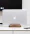 Oakywood Laptop Dock - Massief Walnoot - Echt Hout Verticale MacBook/Laptop Standaard - Clean Desk Design