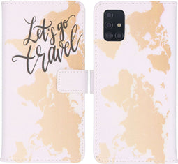 iMoshion Hoesje Geschikt voor Samsung Galaxy A51 Hoesje Met Pasjeshouder - iMoshion Design Softcase Bookcase - Wit / Meerkleurig / Goud / Let's Go Travel White