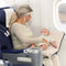 Deryan AirTraveller - Vliegtuigbedje met reiskussen - Compact en lichtgewicht - Cream