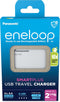 Panasonic eneloop SmartPlus USB Travel lader voor 1-4 AA/AAA NiMH-batterijen met USB-uitgang, inclusief 4 eneloop AA/Mignon batterijen met verbeterde capaciteit, met 10 veiligheidsfuncties