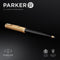 Parker 51-balpen | Luxe zwarte behuizing met goudkleurige afwerking | Medium 18-karaats punt met zwarte inktvulling | Cadeauverpakking