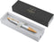 Parker IM Premium balpen | Pearl met gouden detail | Medium punt met blauwe inkt | Geschenkdoos