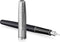 Parker Sonnet vulpen, metaal en zwarte lak met palladiumdetails, roestvrijstalen medium penpunt