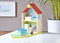 Peppa Pig - Houten poppenhuis inclusief Peppa en meubels - Speelfiguur