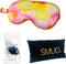 SMUG Slaapmasker met Roze Oordopjes en Opbergzakje - 100% Verduisterend - Verstelbaar Oogmasker in Satijn - Orange Tye Dye