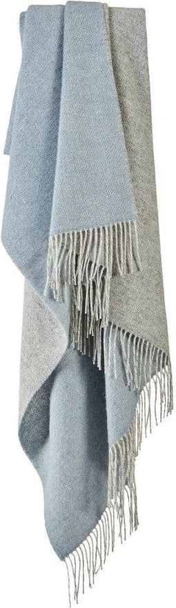 Plaid Dartmoor Blauw en Grijs (Blue Mist) -voor en achterzijde verschillend - 150x183 - Nieuw Wol - Tweedmill UK