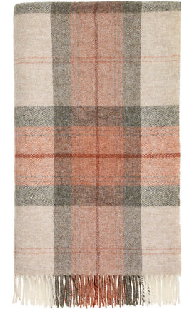 Plaid Skye Koraal Rood - Shetland Lamswol - 140x185 - Bronte by Moon Scotland