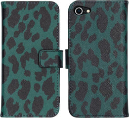 iMoshion Hoesje Geschikt voor iPhone SE (2022) / SE (2020) / 8 / 7 Hoesje Met Pasjeshouder - iMoshion Design Softcase Bookcase - Zwart / Meerkleurig / Groen / Green Leopard