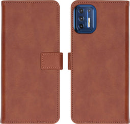 iMoshion Hoesje Geschikt voor Motorola Moto G9 Plus Hoesje Met Pasjeshouder - iMoshion Luxe Bookcase - Bruin
