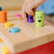 Melissa & Doug Deluxe Werkbank met hamer - Houten Speelgoed - Ontwikkelingsspeelgoed - Creatief spelen - Montessori Speelgoed - 3+ jaar - Cadeau voor jongens en meisjes
