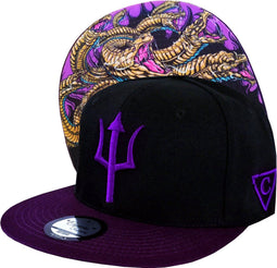 Capiche® Snapback Pet Heren – Hydra – Zwart & Paars – Verstelbaar met Druksluiting – Sportcap – Baseball Cap – Mannen Cap – Griekse Mythologie