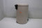 Brabantia NewIcon Prullenbak - 20 liter - Soft Beige - Antislip bodem - Geruisloos deksel