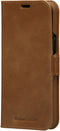 Dbramante1928 iPhone 12/12 Pro - Flip cover - Magneetsluiting en ruimte voor pasjes - Cognac