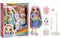 Rainbow High Klassieke Modepop - 28 cm - Amaya (regenboog) - Met slijmset en diertje