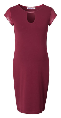 Queen Mum - Jurk - Donkerrode kleur met leather look mouwen - Maat S