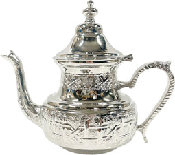 Traditionele Marokkaanse handgemaakte messing theepot gegraveerd