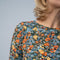 Rechte top van katoen met bloemen.