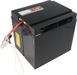Replica accu precies passend voor de APC-RBC55 accu voorgemonteerd met kabel en stekker