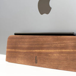 Balolo laptop houder verticaal - Verticale Standaard voor Bureau - Walnotenhout