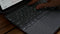 Logitech Combo Touch - Toetsenbordcase met trackpad voor iPad (10e generatie) - Verlicht toetsenbord - Frans Azerty indeling
