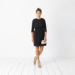 Rok van zwarte broderie